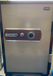 旭川 金庫】ウチダ 業務用金庫のダイヤル鍵開け 作業事例｜カギ